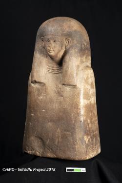 Female ancestor bust of limestone