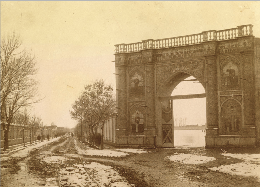 A street in Tehran opening onto Canon Square P. 1134 : N. 23670_0.png
