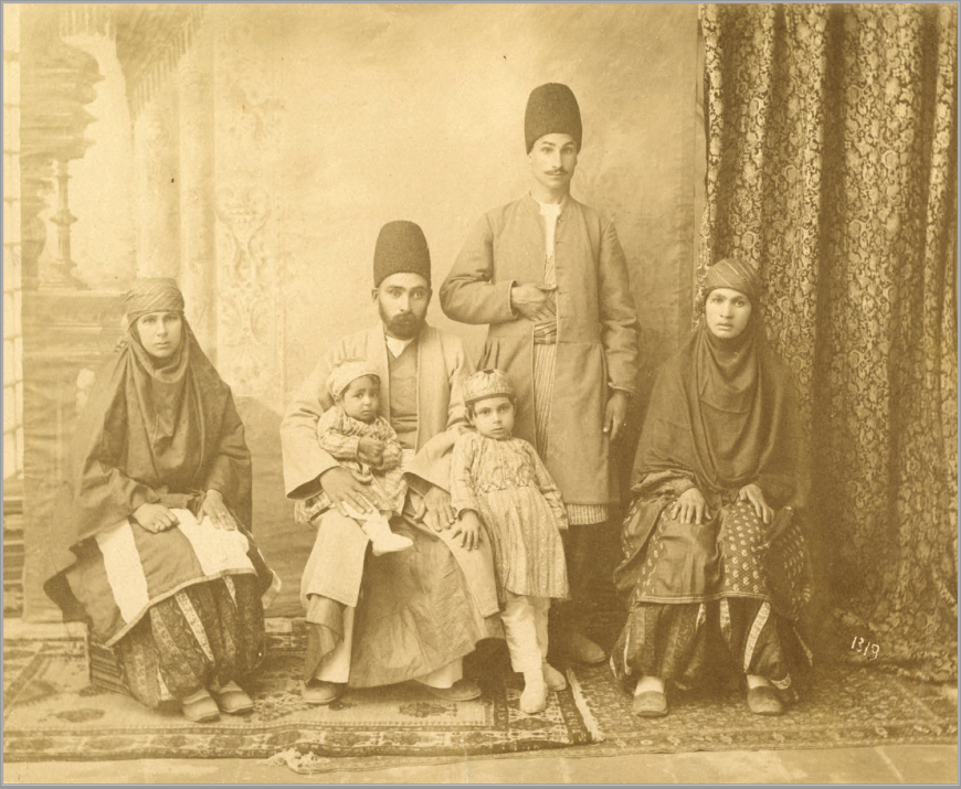 Portrait of a Zoroastrian family P. 1218 : N. 24536_0.png
